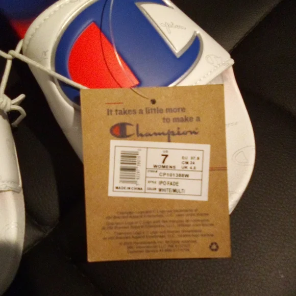 Women's Champion slides - Picture 4 of 5